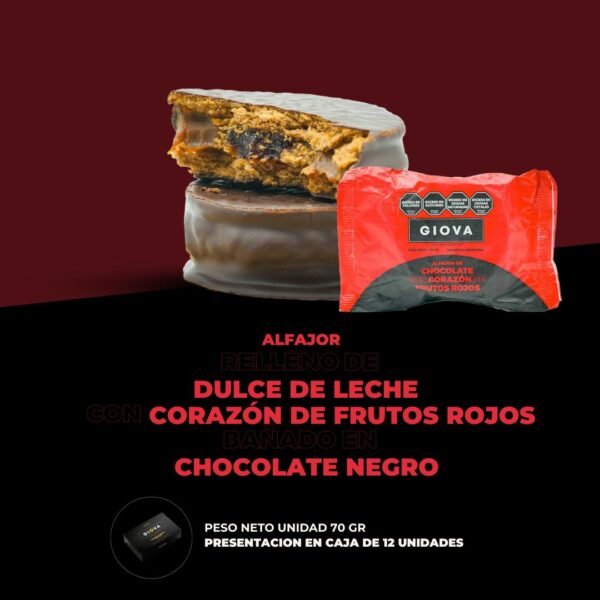 Alfajor con corazón de frutos rojos. Bañado en chocolate negro.